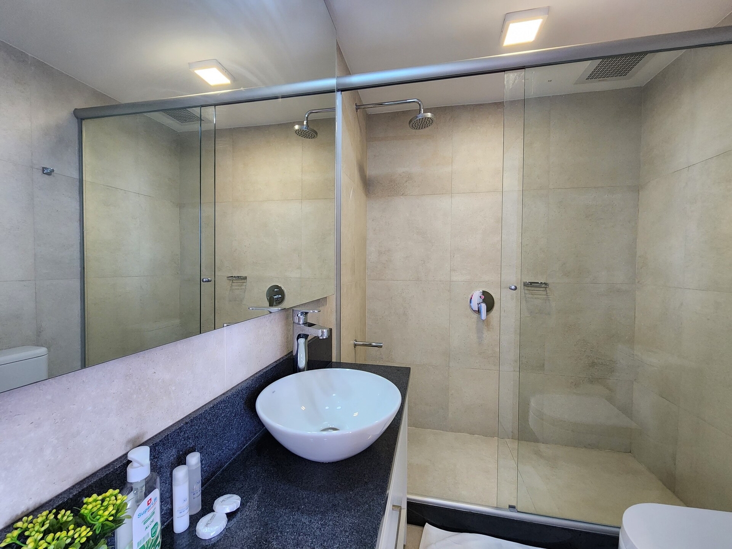 ¡Zona Shoppings! ¡Piso 23! Servicios 5*  Max WiFi 12 Meridian Executive Rentals