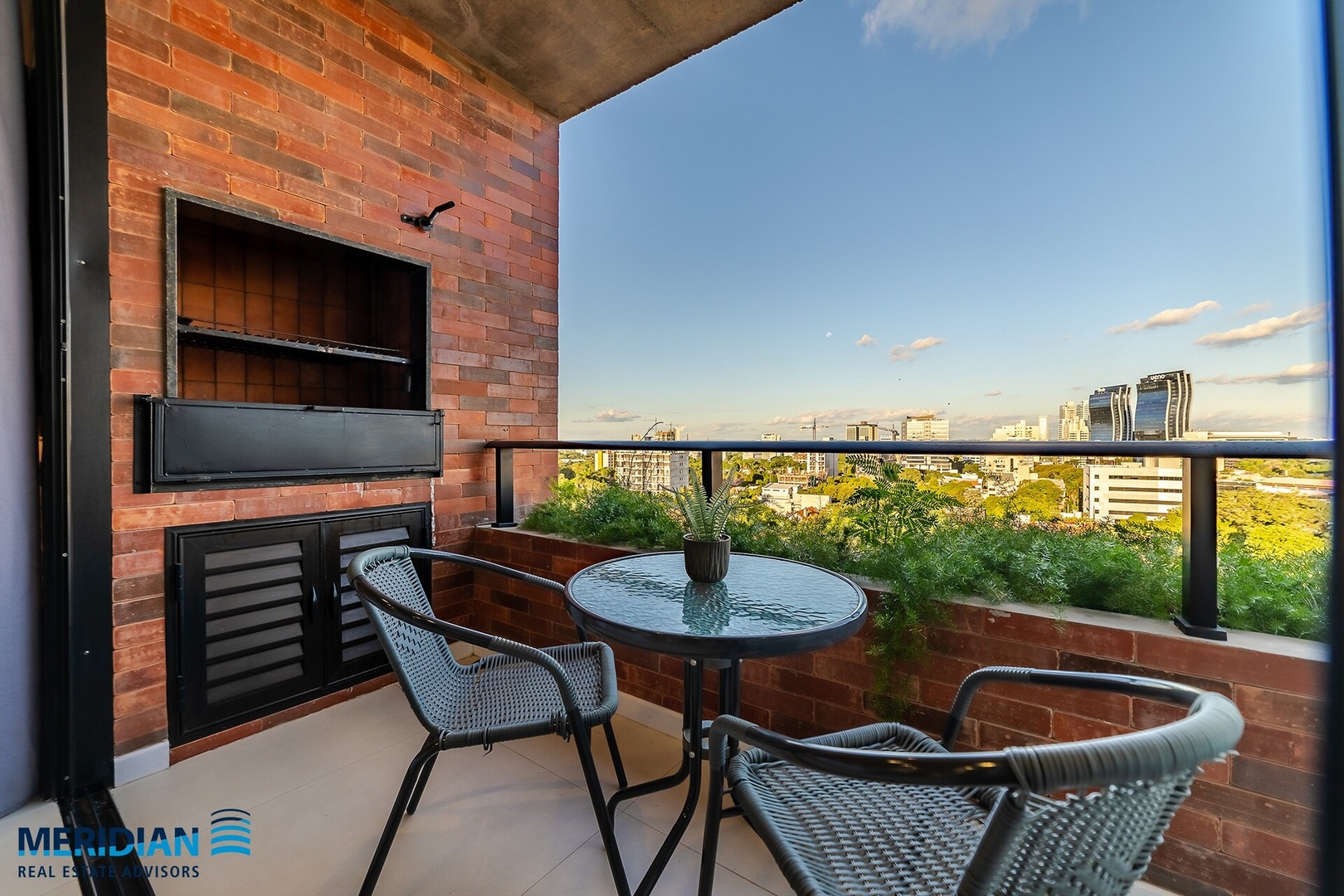 A pasos del Shopping del Sol! A estrenar! 12 Meridian Executive Rentals