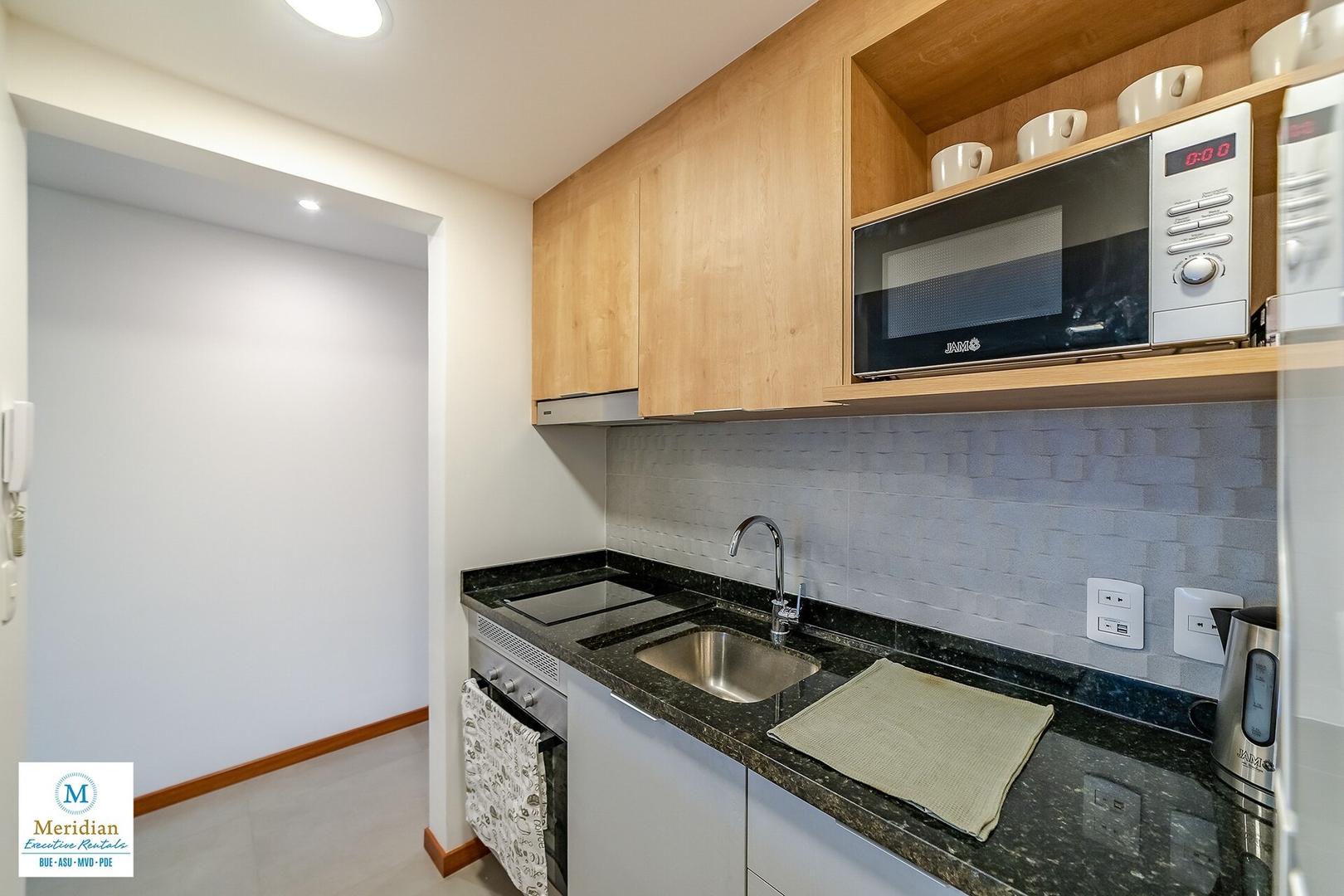 ¡A pasos del Paseo Galería y del Shopping del Sol! 5 Meridian Executive Rentals