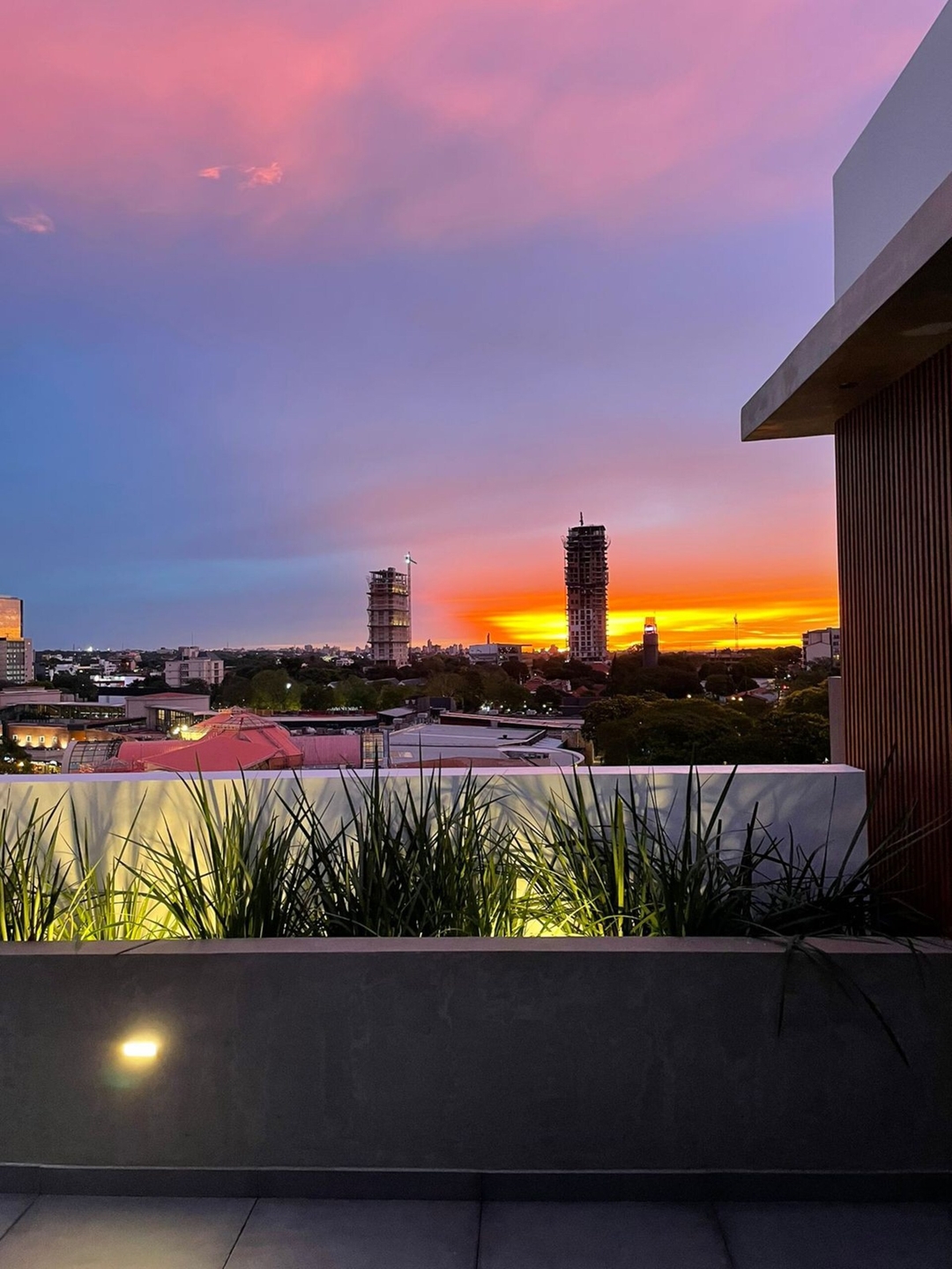 ¡A estrenar y a 30m del Shopping del Sol! 23 Meridian Executive Rentals