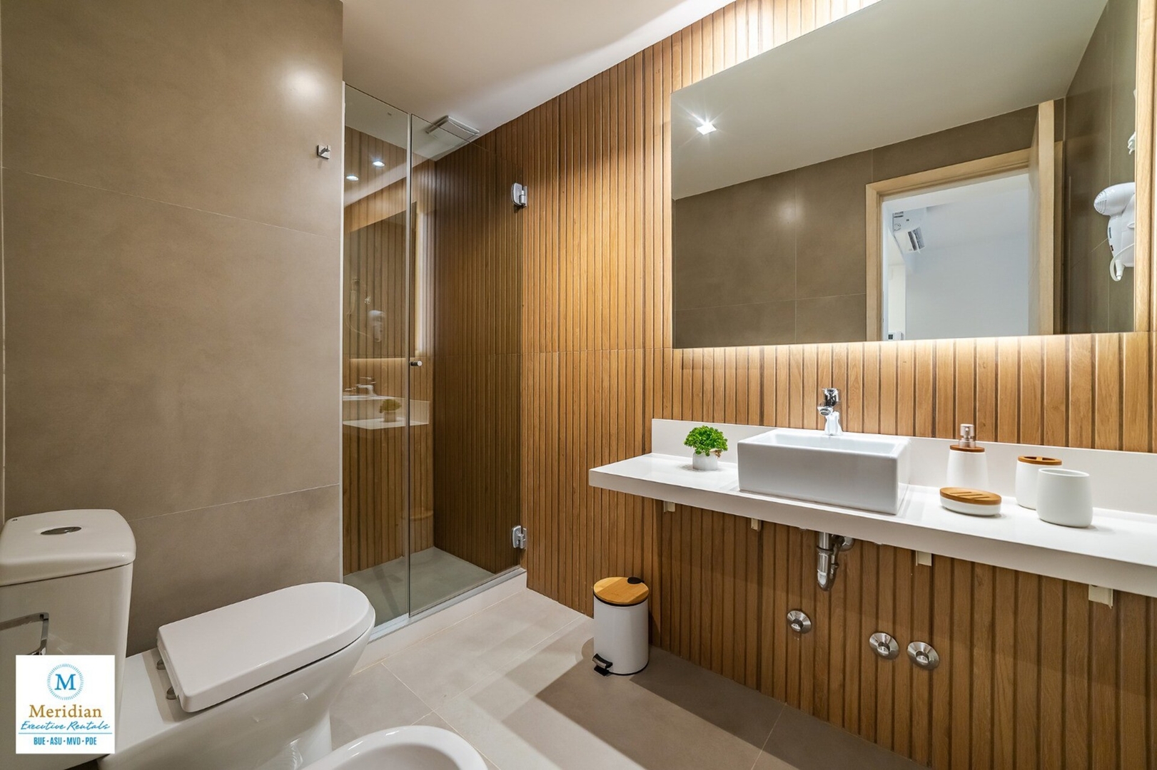  12 Meridian Executive Rentals