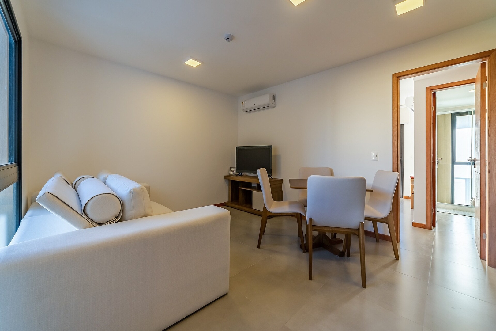 ¡A 30m del Shopping del Sol! 5 Meridian Executive Rentals