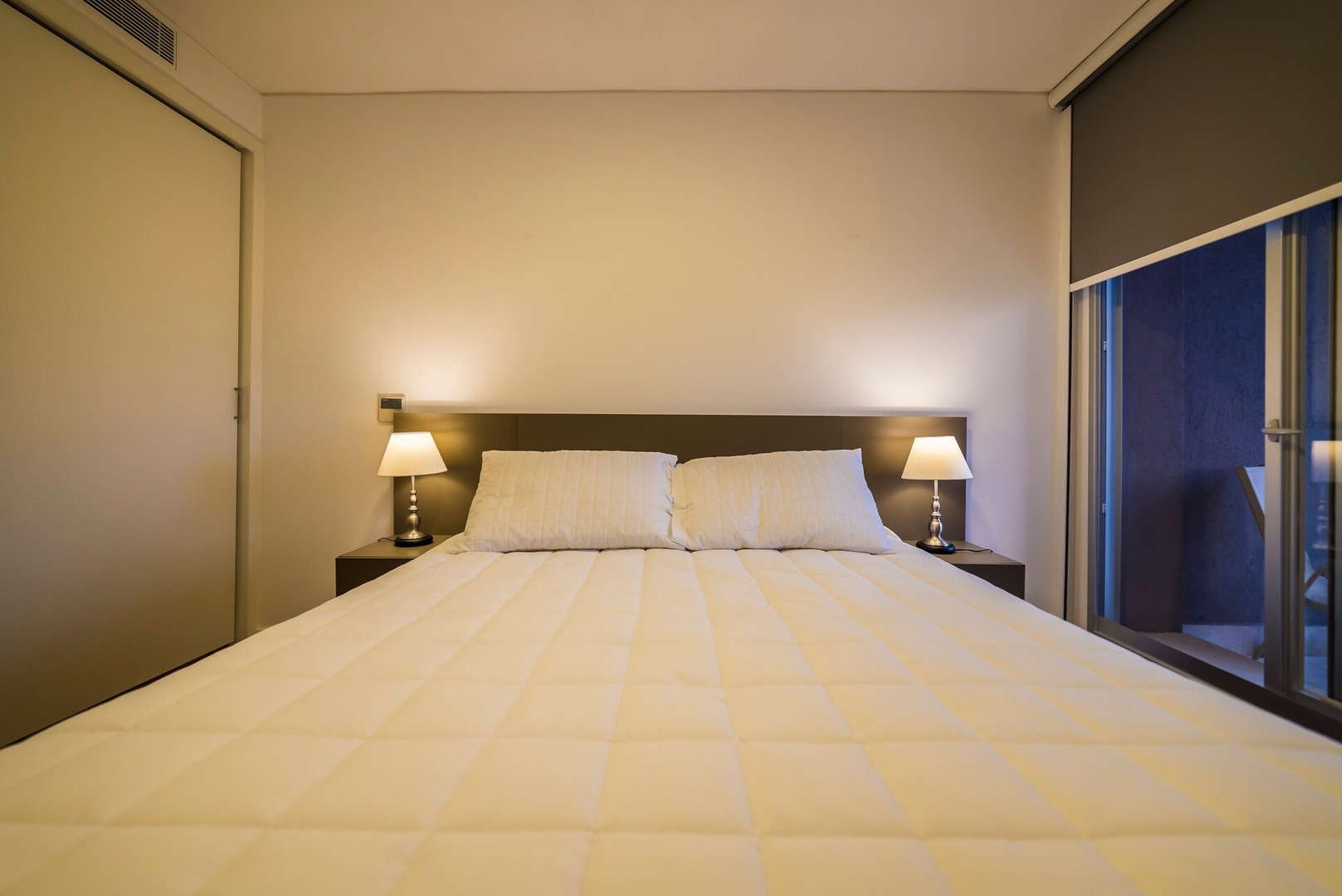 1 Bedroom Luxury Apartment close to everything! 7 Meridian Executive Rentals