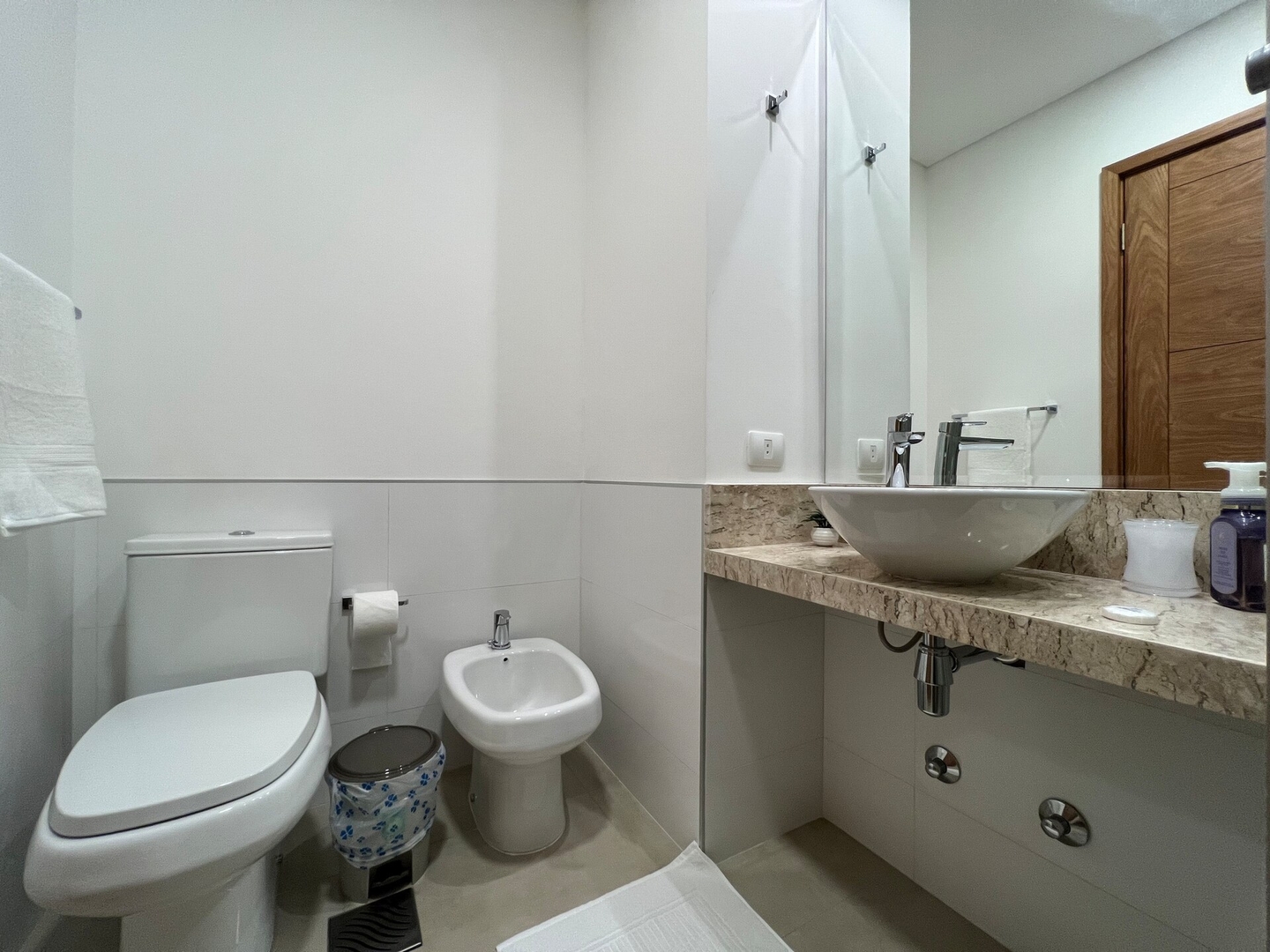 Great Studio 8 Meridian Executive Rentals