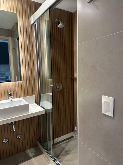  8 Meridian Executive Rentals