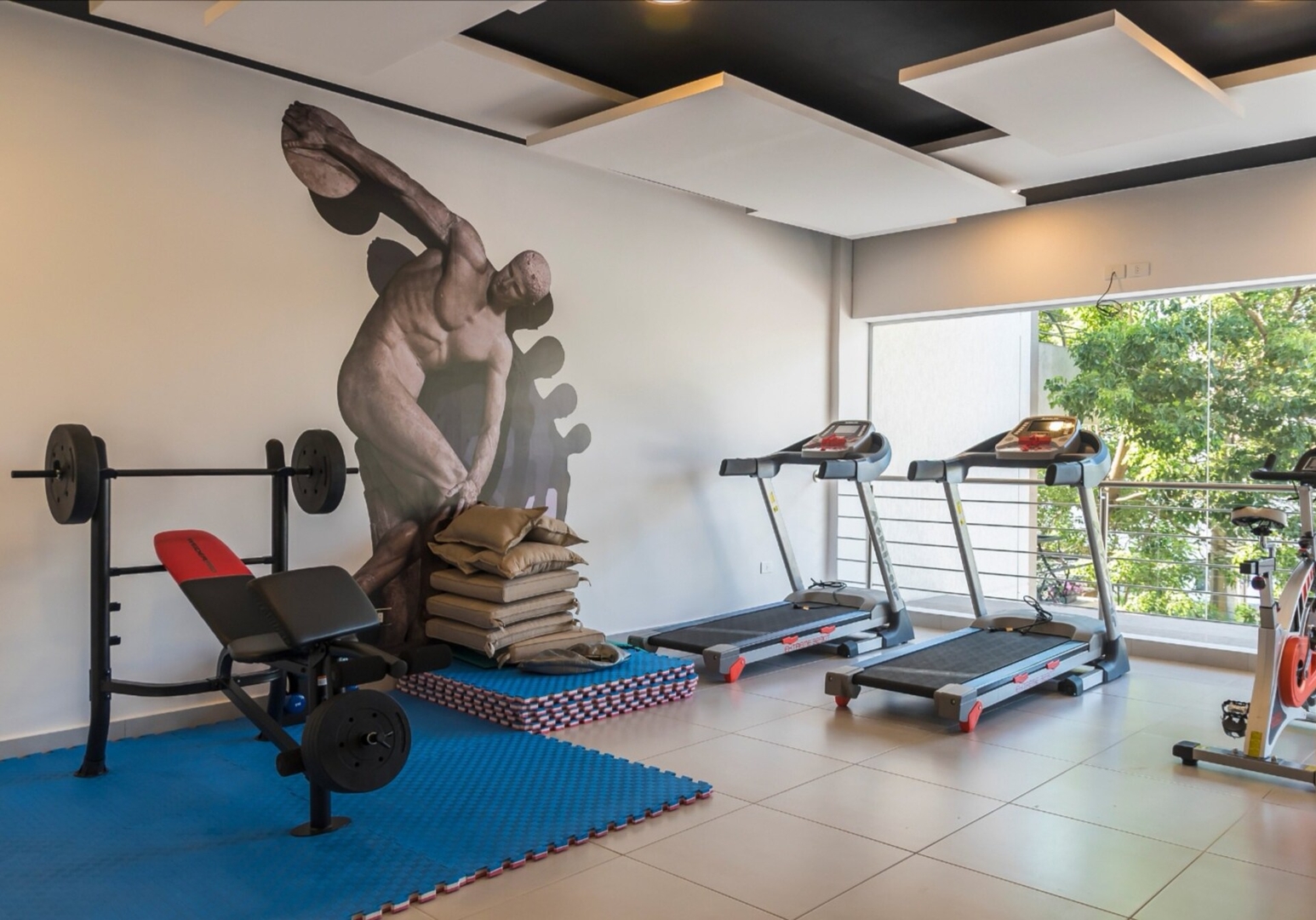 A pasos del Shopping del Sol y Paseo La Galería! 11 Meridian Executive Rentals