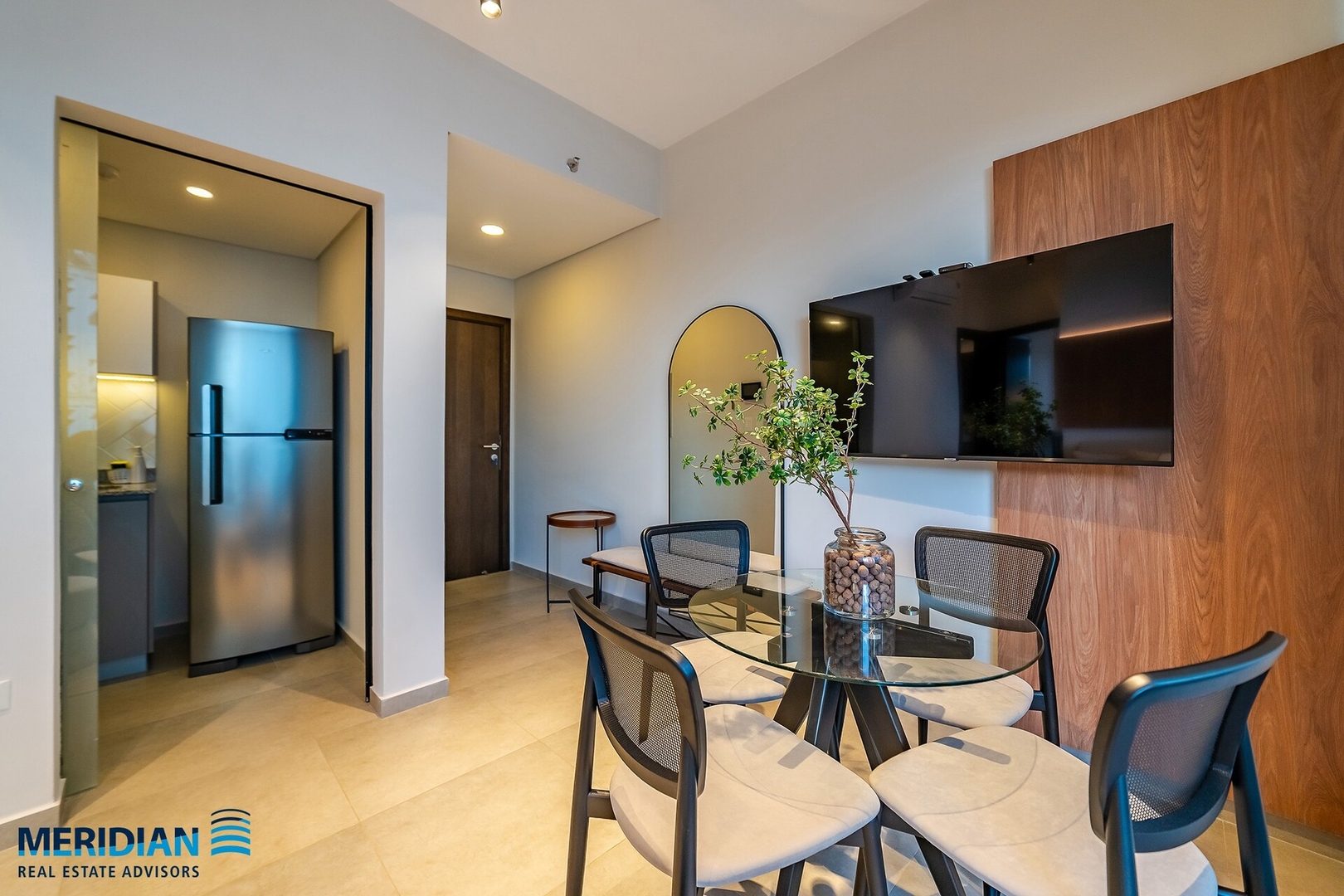 ¡A pasos del Shopping del Sol c/deco profesional! 7 Meridian Executive Rentals