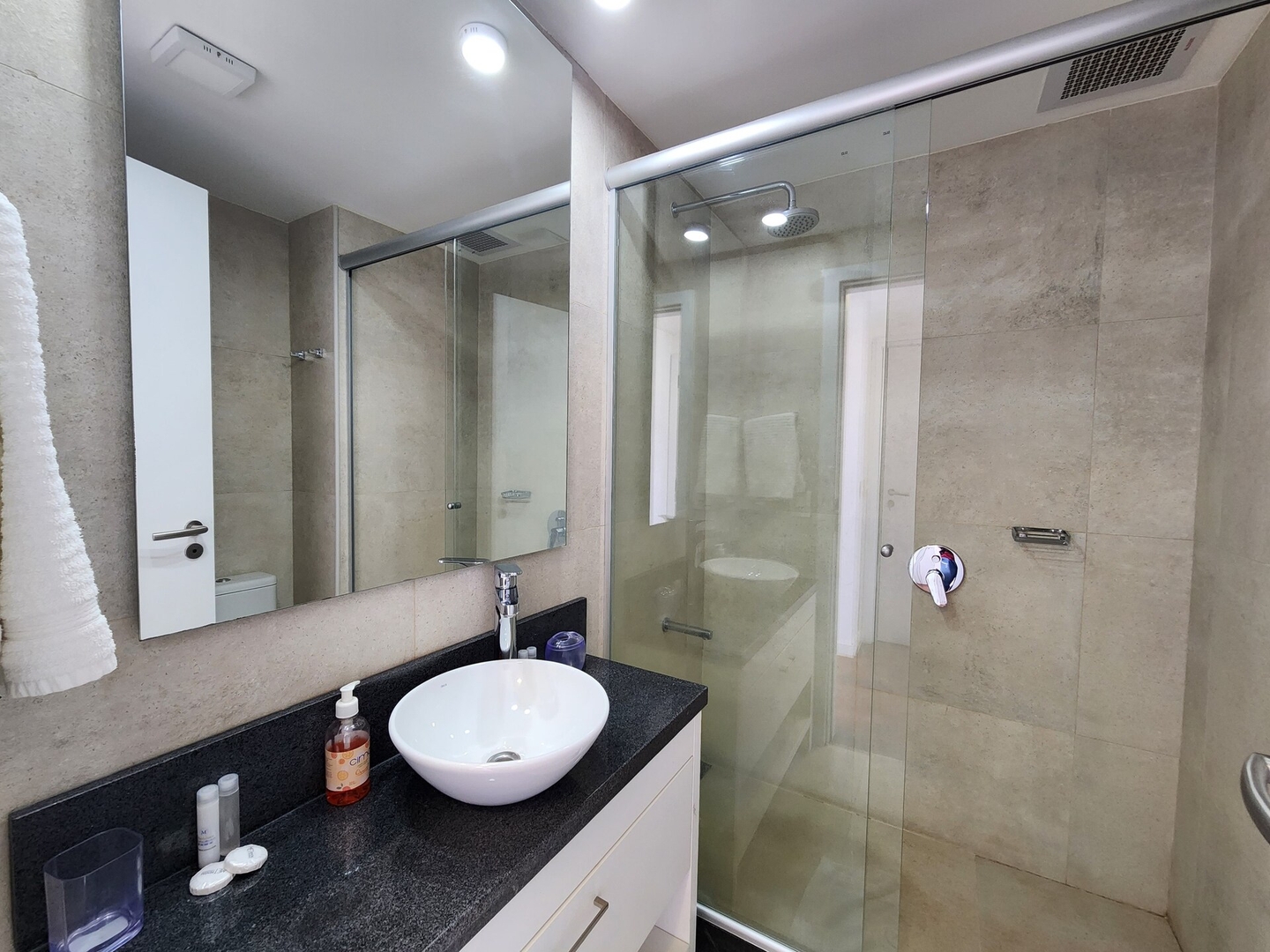 ¡Zona Shoppings! ¡Piso 23! Servicios 5*  Max WiFi 6 Meridian Executive Rentals