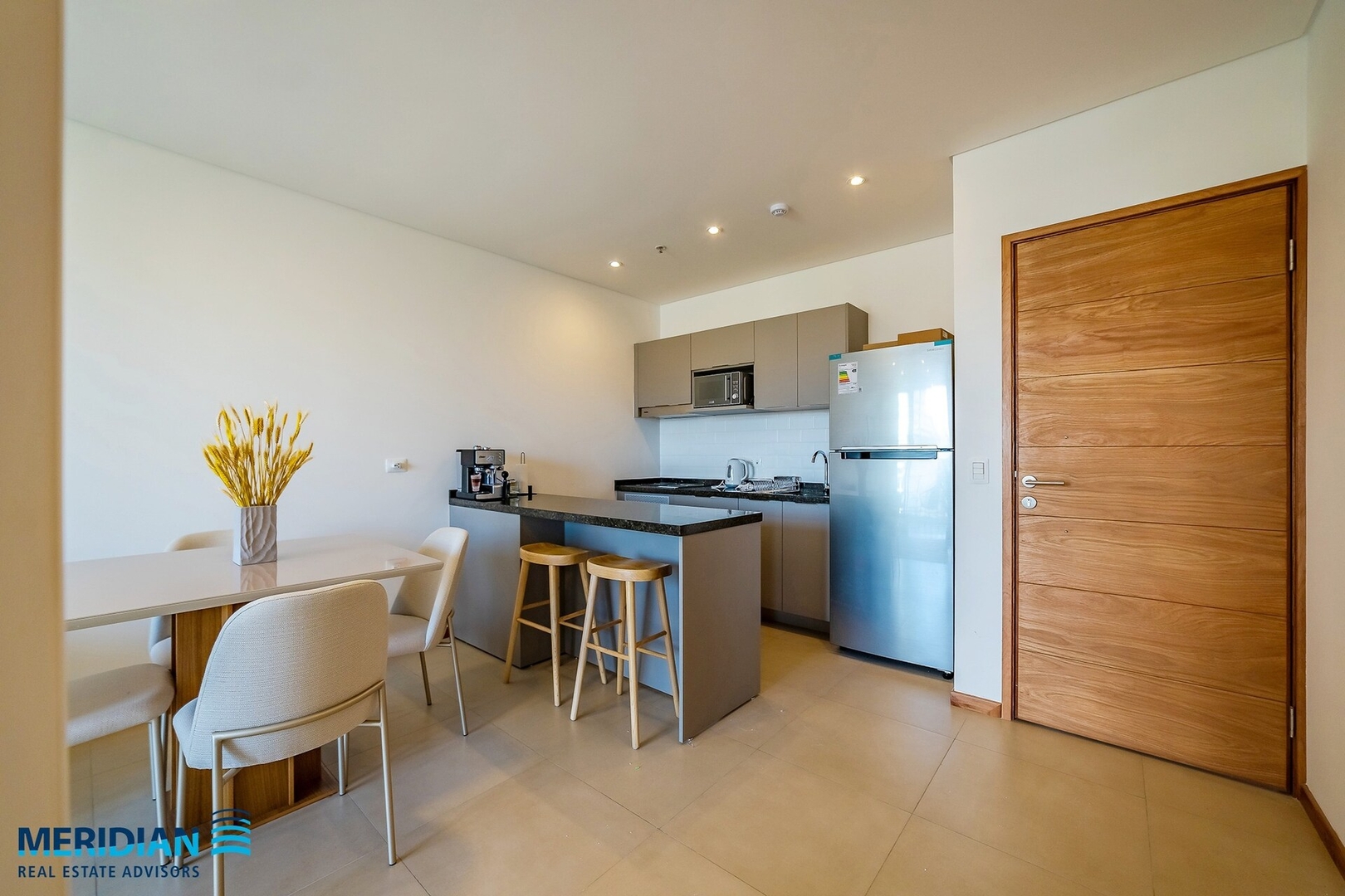 Edificio boutique. A pasos del Shopping del Sol! 3 Meridian Executive Rentals