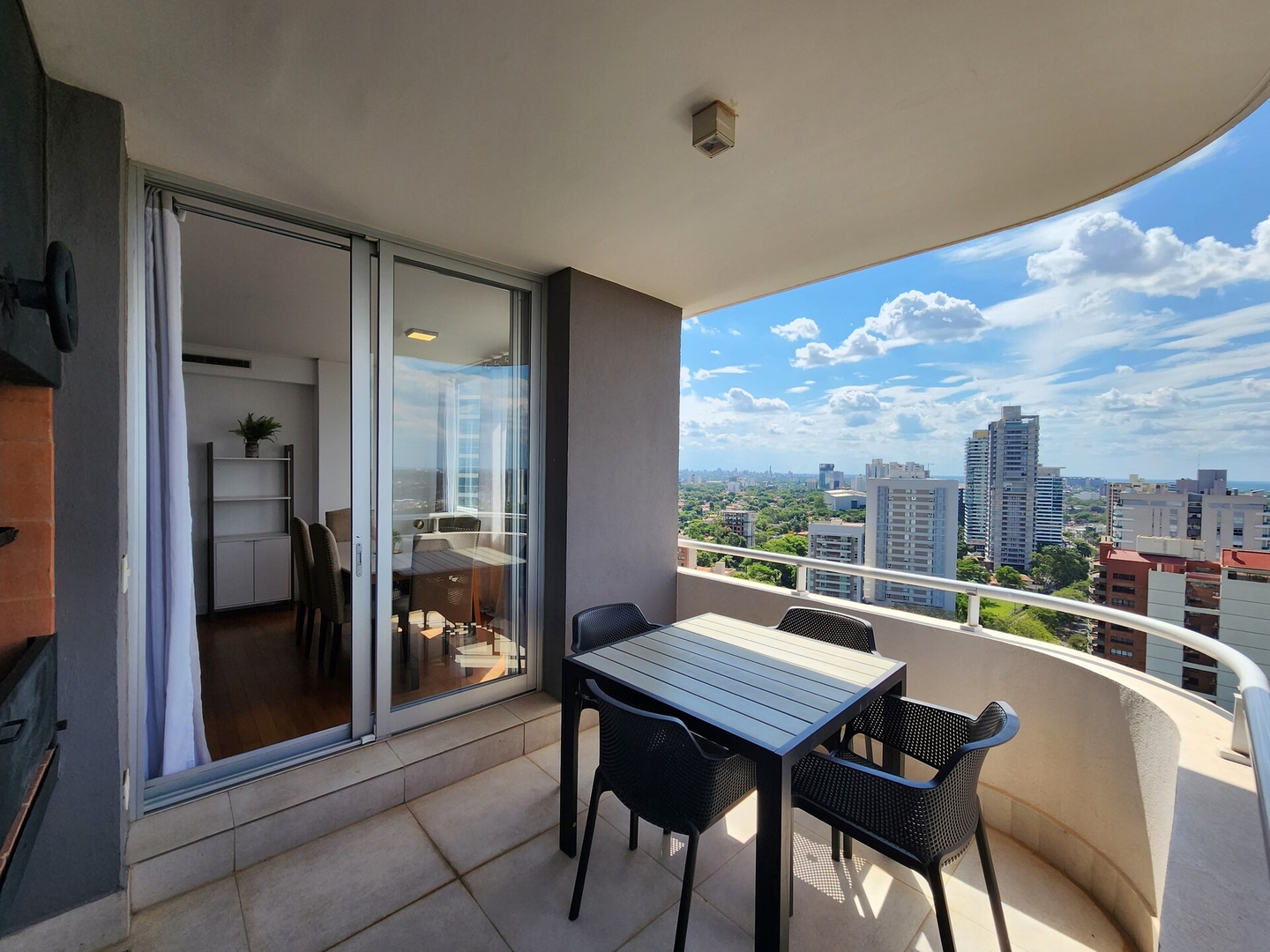 ¡Zona Shoppings! ¡Piso 23! Servicios 5*  Max WiFi 1 Meridian Executive Rentals