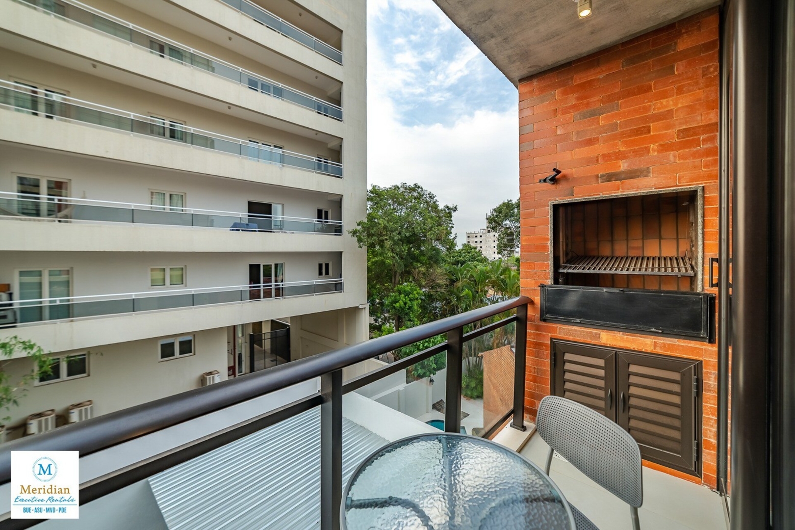 A pasos del Shopping del Sol!High Speed WiFi! 7 Meridian Executive Rentals