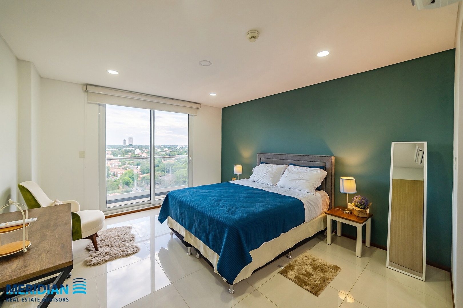 Lujoso departamento a estrenar, zona Shopping! Meridian Executive Rentals