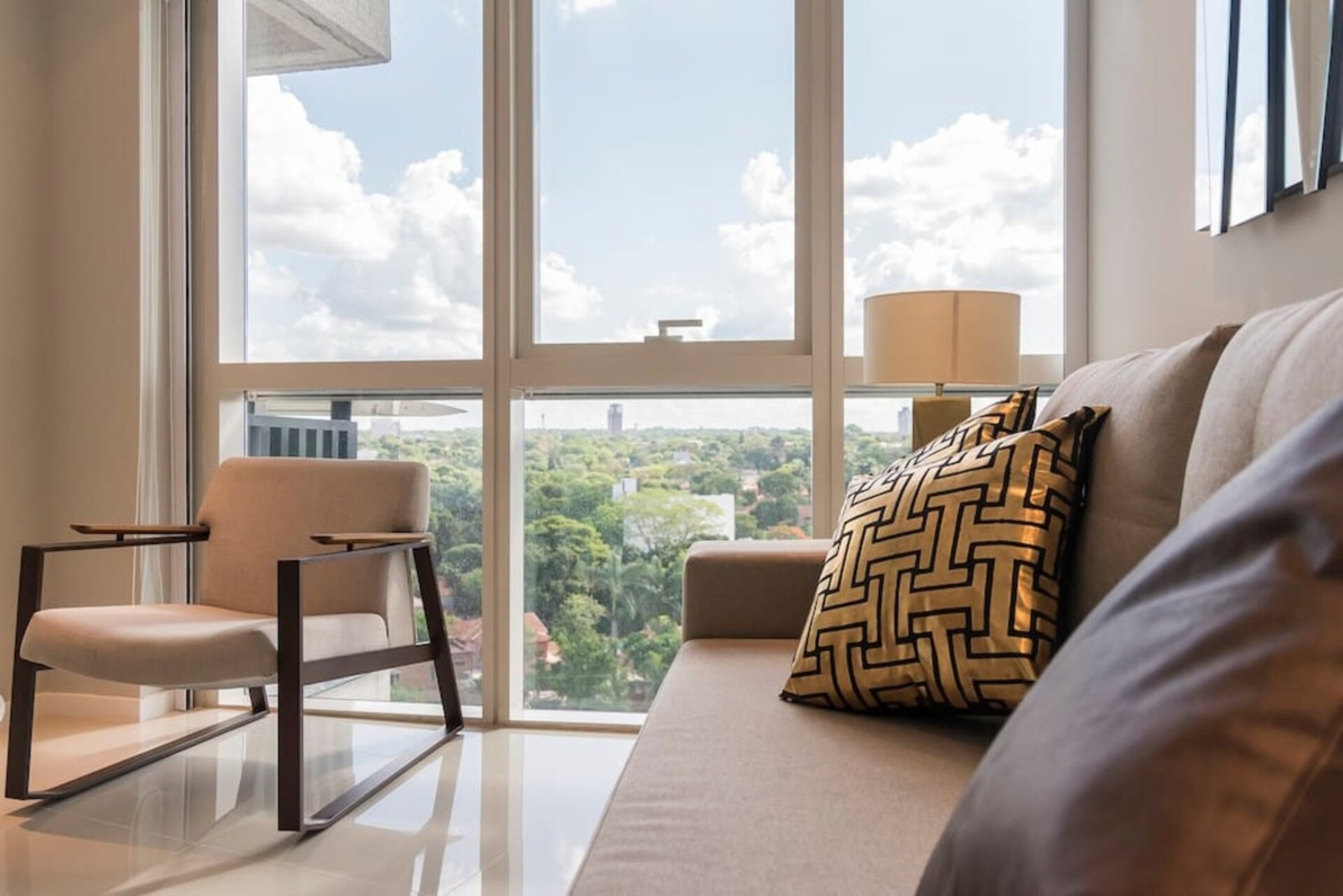 1006 - The Tower Stunning condo 6 Meridian Executive Rentals