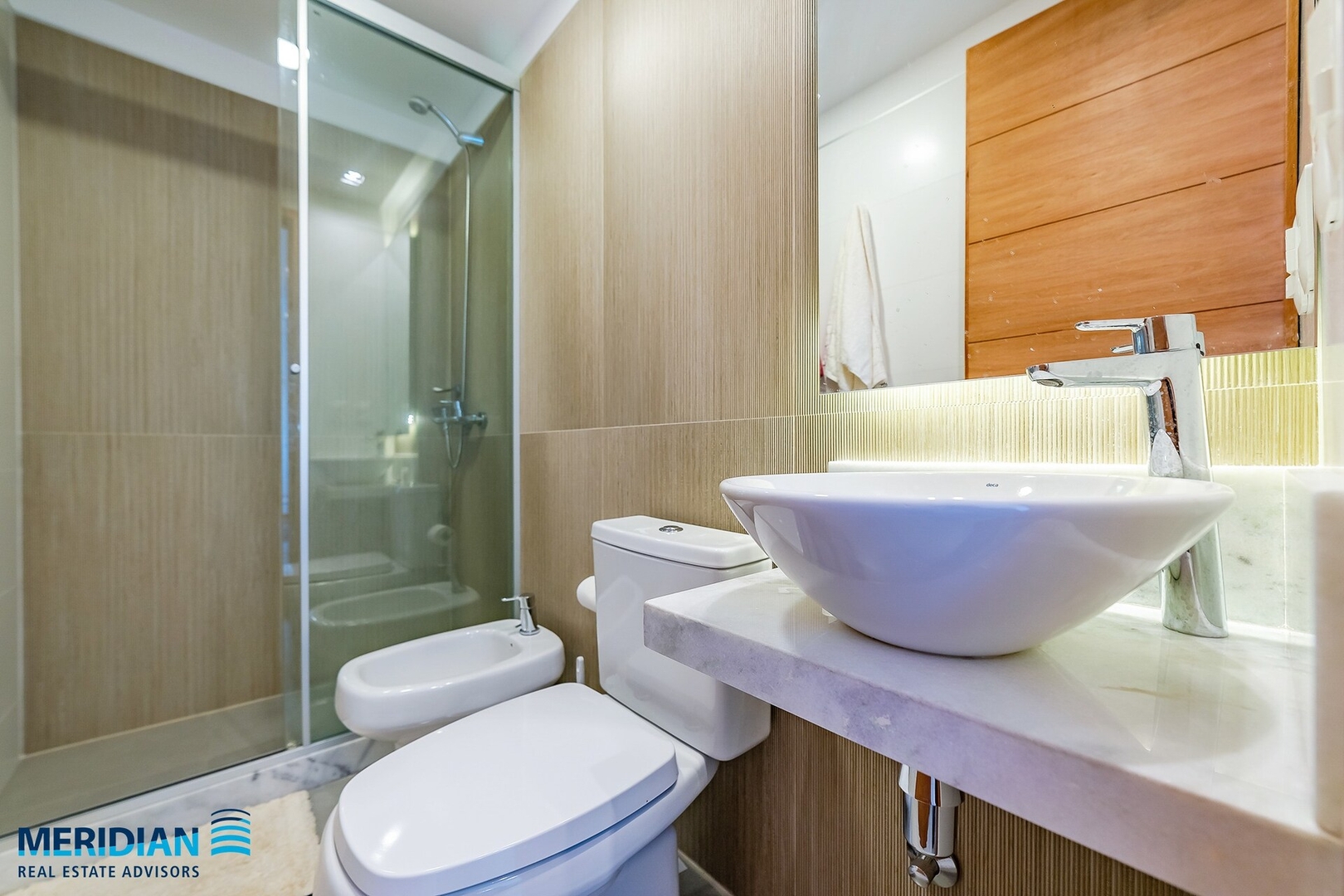 ¡A pasos del Paseo Galería y del Shopping Del Sol! 5 Meridian Executive Rentals