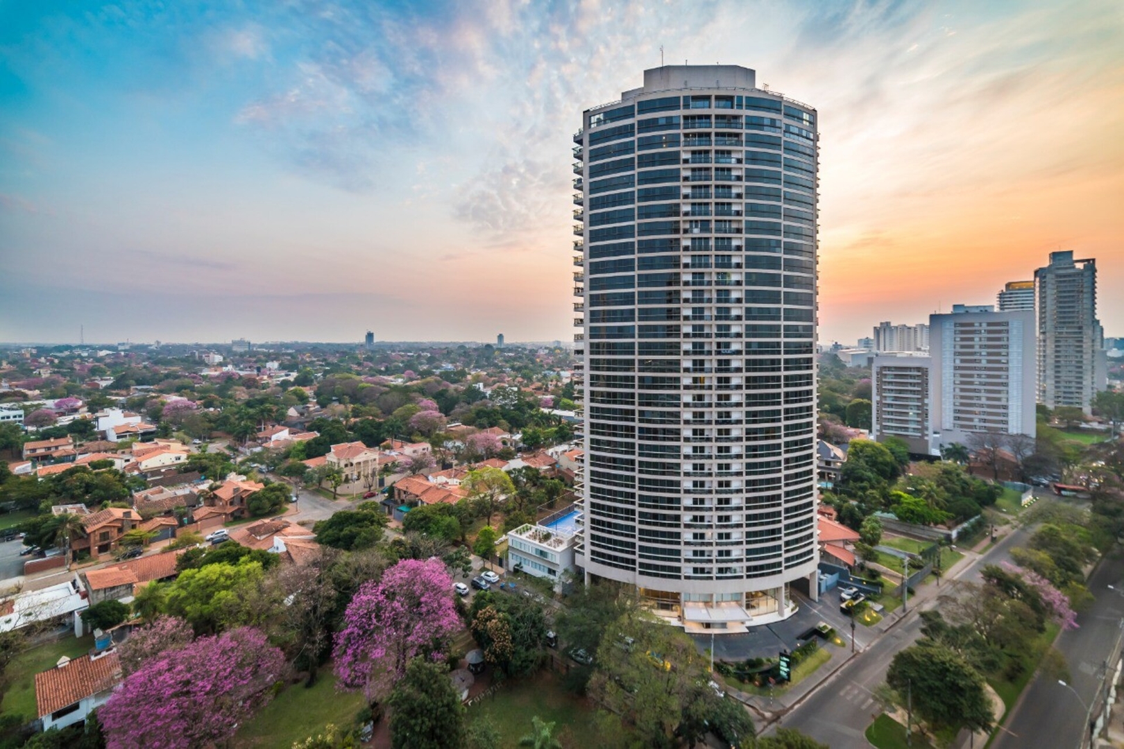 En el mejor punto de Asunción! Torre 5*! 14 Meridian Executive Rentals