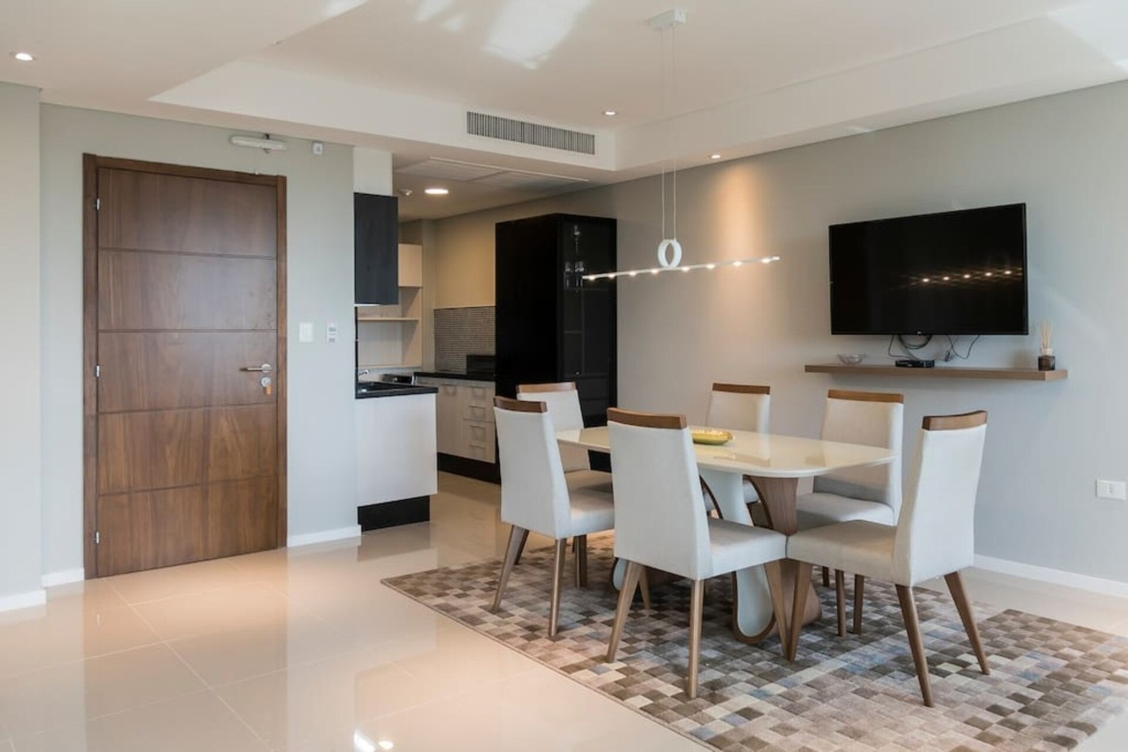 1006 - The Tower Stunning condo 4 Meridian Executive Rentals