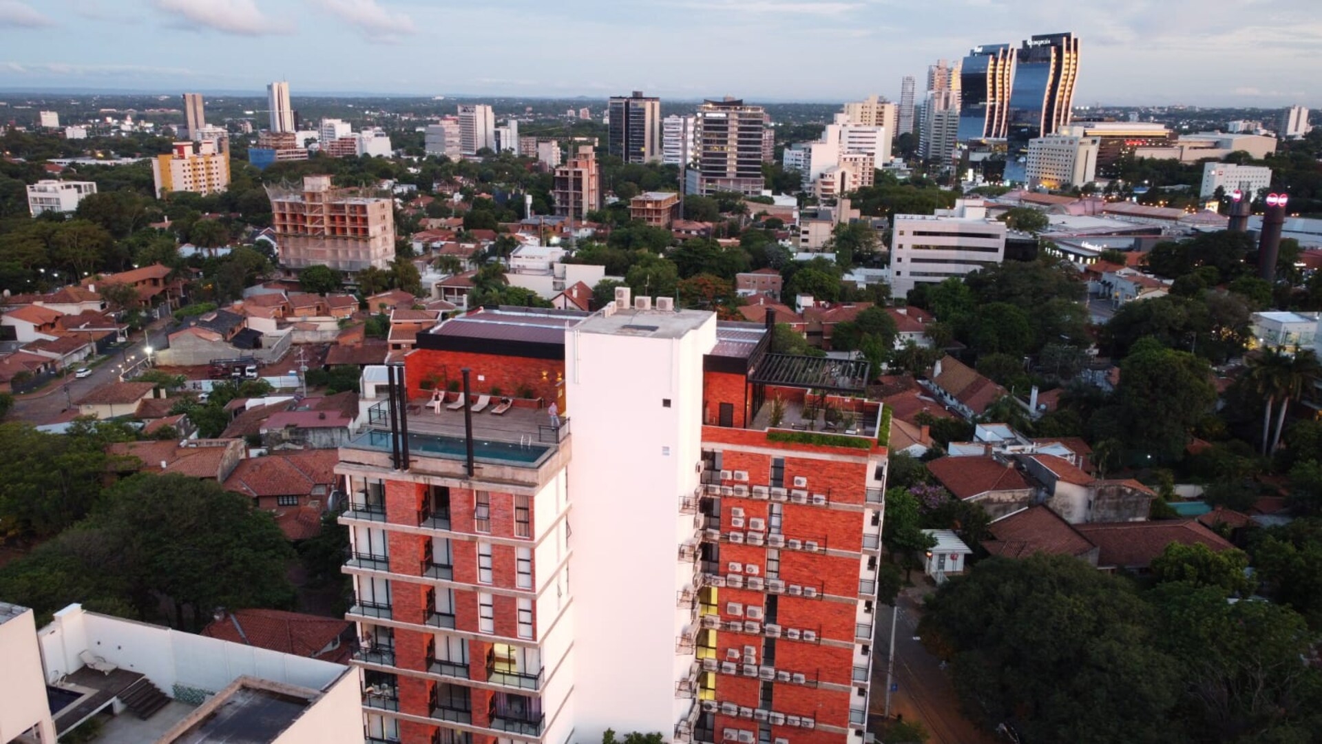 ¡Zona Shopping del Sol! ¡Nuevo! ¡High Speed WiFi! 22 Meridian Executive Rentals