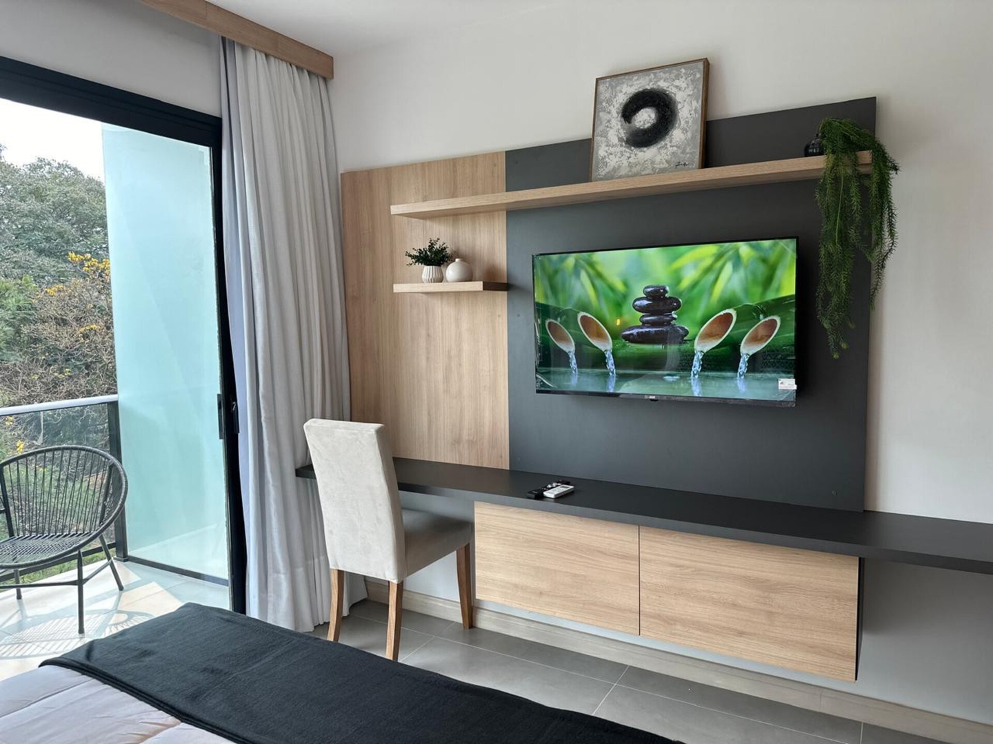  12 Meridian Executive Rentals