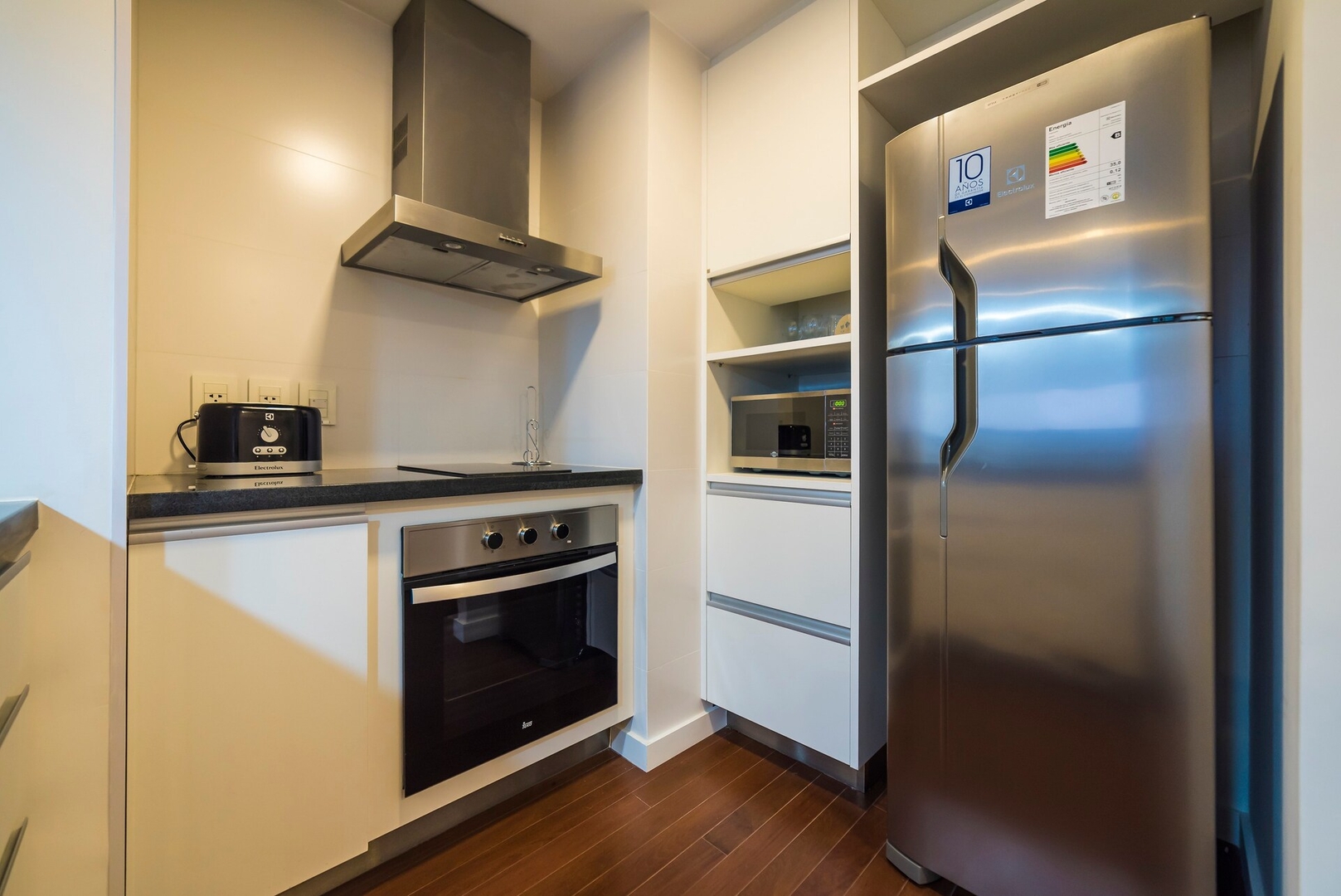 1 Bedroom Luxury Apartment close to everything! 8 Meridian Executive Rentals