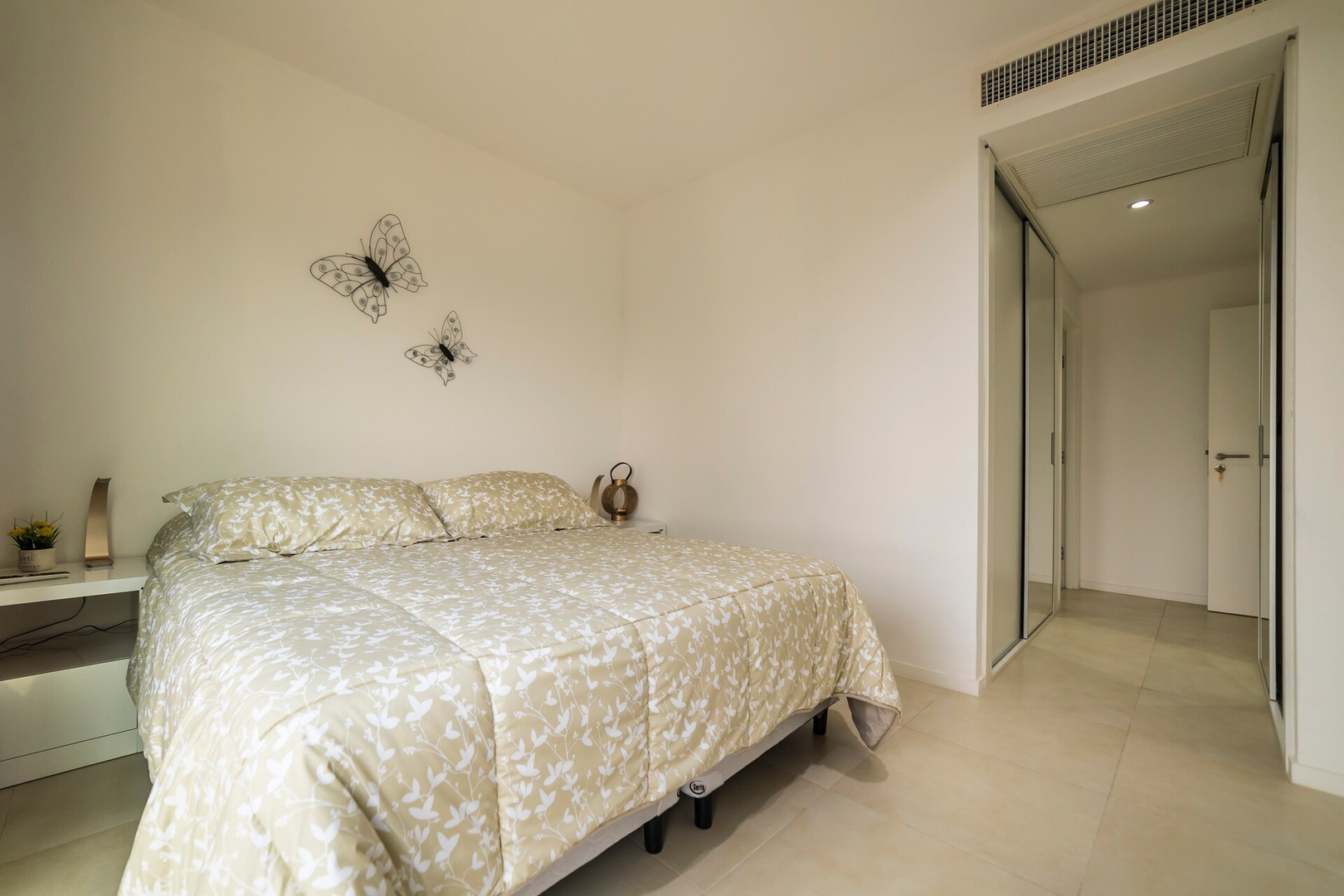 A pasos de los Shoppings y principales puntos! 6 Meridian Executive Rentals
