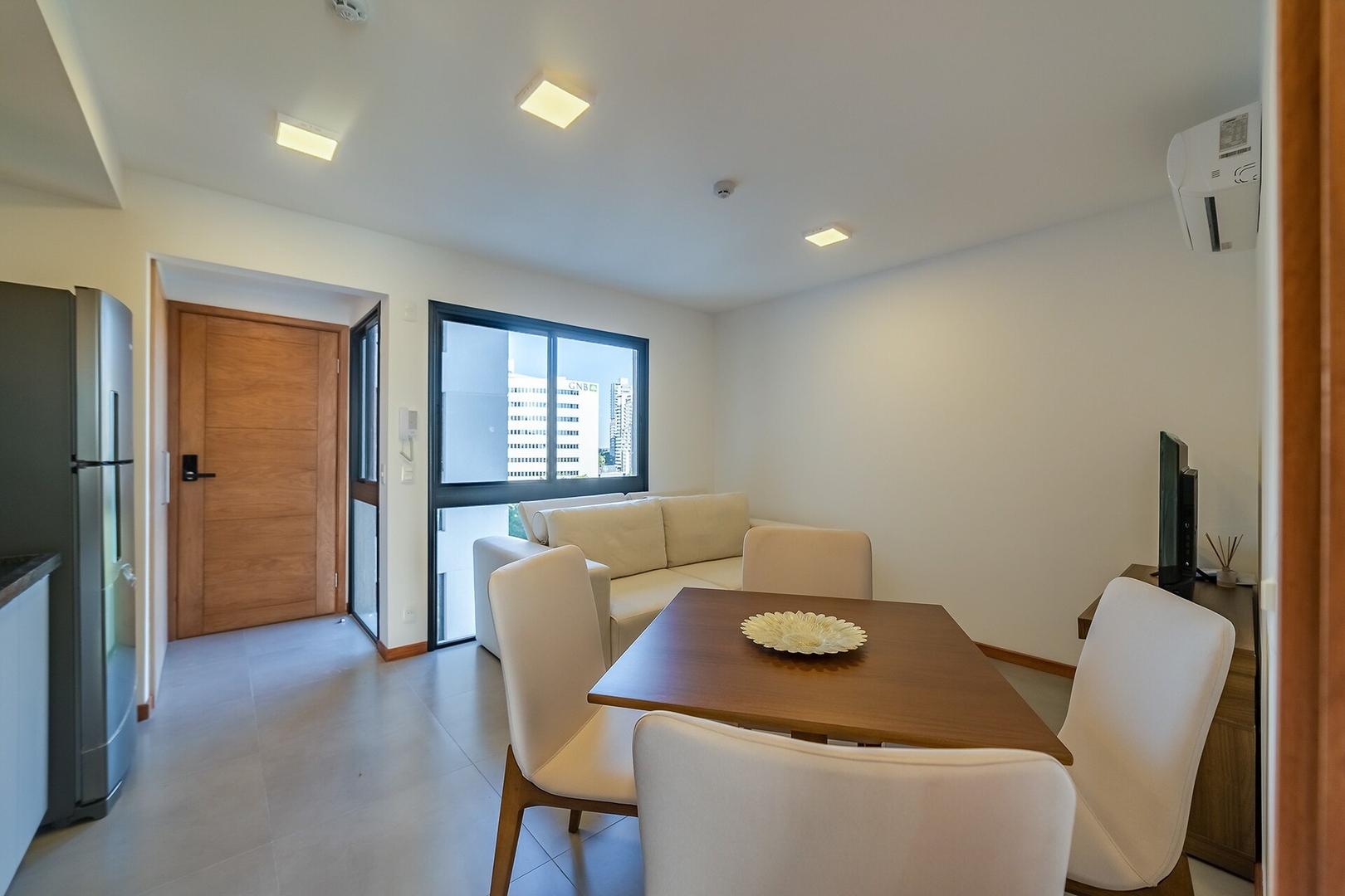 ¡A 30m del Shopping del Sol! 4 Meridian Executive Rentals