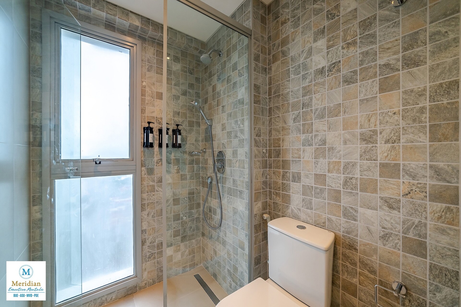 ¡Increíbles vistas panorámicas! Zona Shoppings. 5* 4 Meridian Executive Rentals