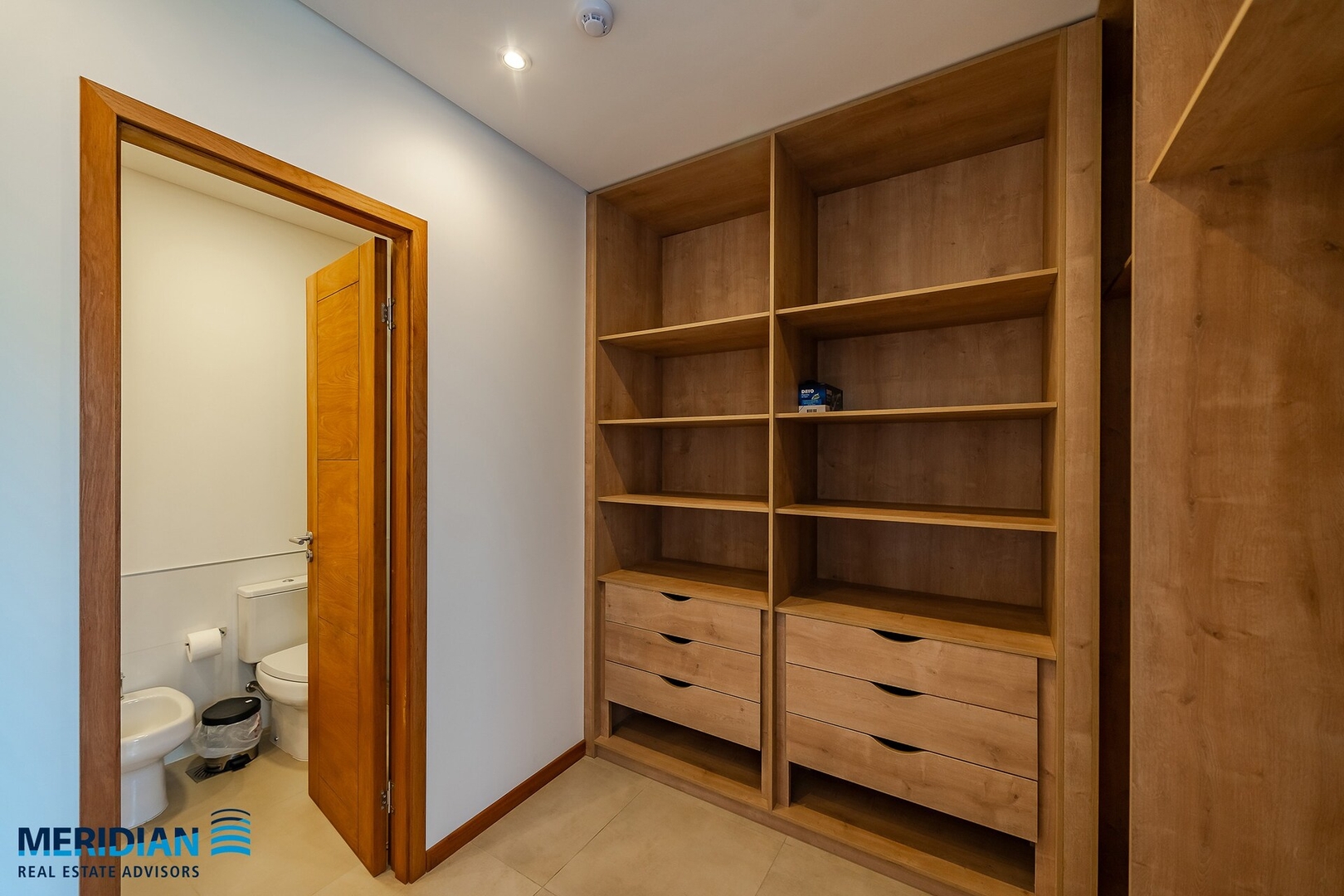 Depto premium a pasos del Shopping del Sol! 90m2! 23 Meridian Executive Rentals