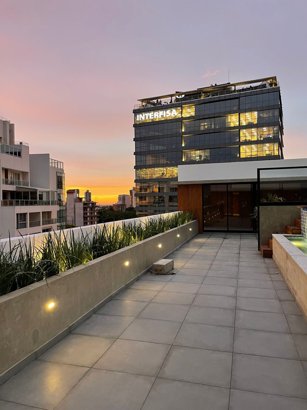 ¡A estrenar y a 30m del Shopping del Sol! 29 Meridian Executive Rentals