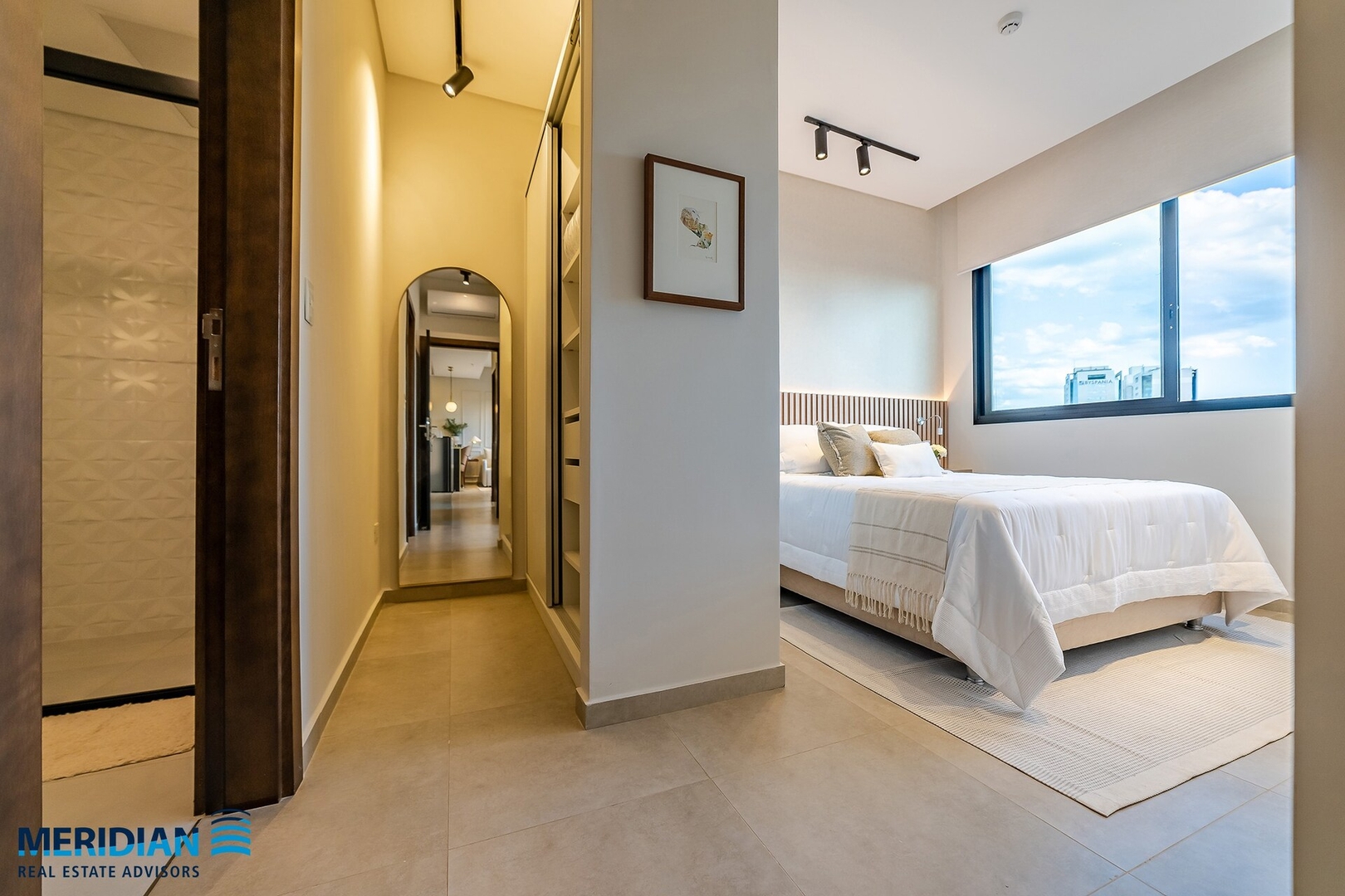 ¡A pasos del Shopping del Sol c/deco Profesional! 16 Meridian Executive Rentals