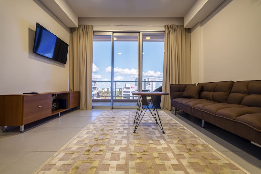 A pasos del Shopping del Sol y Paseo La Galería! Meridian Executive Rentals