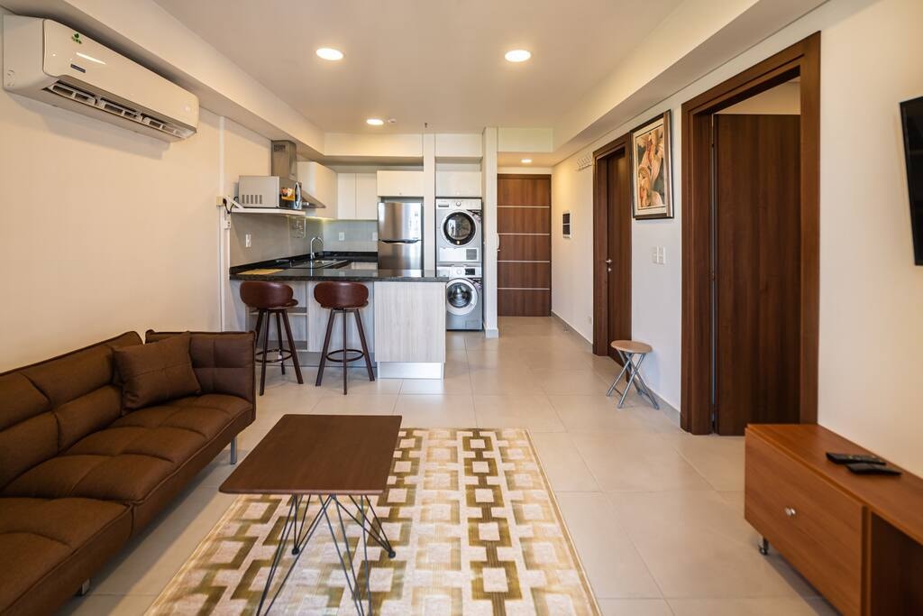 A pasos del Shopping del Sol y Paseo La Galería! 5 Meridian Executive Rentals