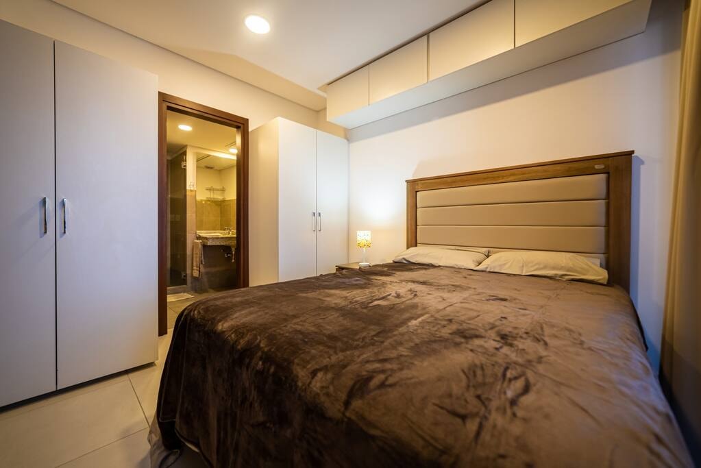 A pasos del Shopping del Sol y Paseo La Galería! 6 Meridian Executive Rentals