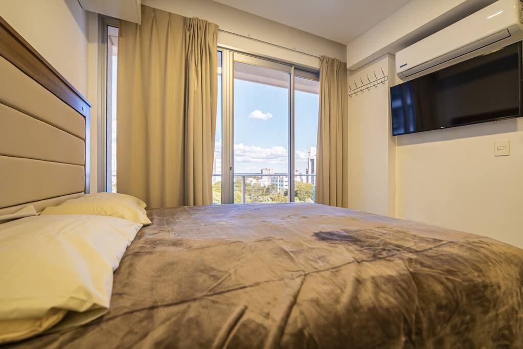 A pasos del Shopping del Sol y Paseo La Galería! 7 Meridian Executive Rentals