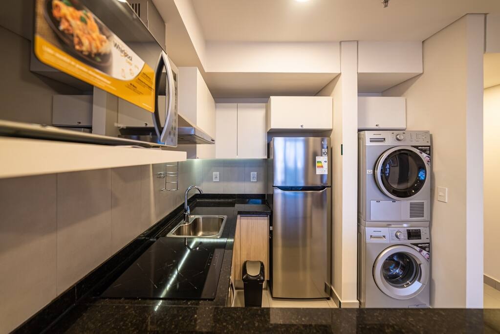 A pasos del Shopping del Sol y Paseo La Galería! 9 Meridian Executive Rentals