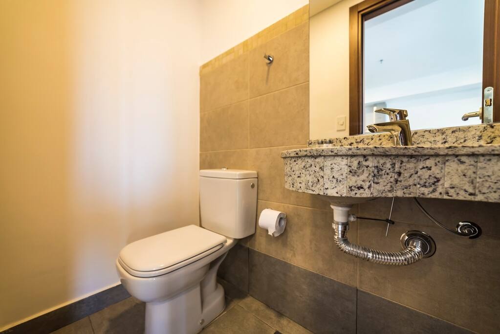 A pasos del Shopping del Sol y Paseo La Galería! 10 Meridian Executive Rentals