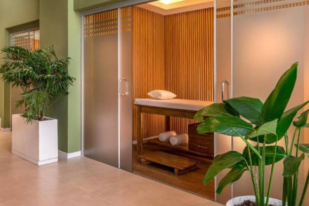 ¡Increíbles vistas panorámicas! Zona Shoppings. 5* 18 Meridian Executive Rentals