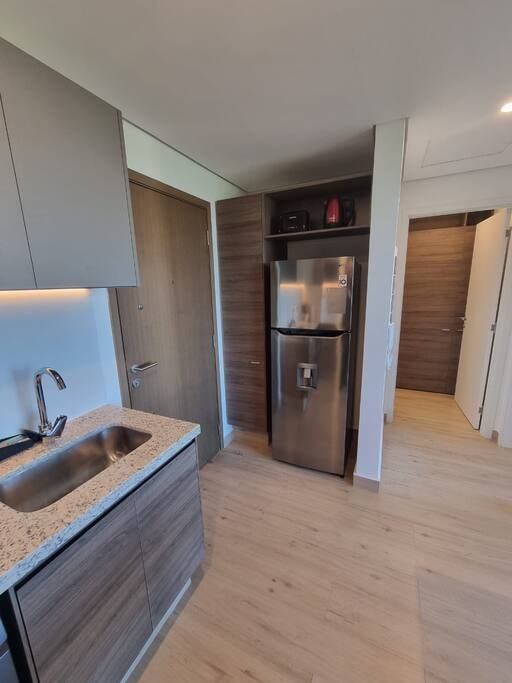 A estrenar a pasos del shopping 6 Meridian Executive Rentals