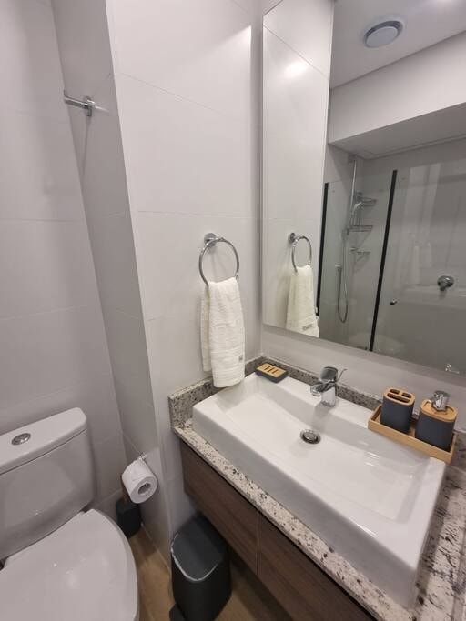 A estrenar a pasos del shopping 10 Meridian Executive Rentals