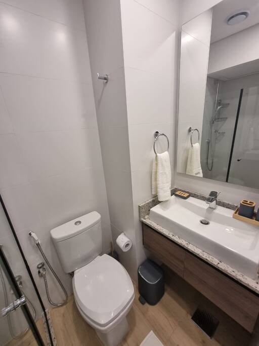 A estrenar a pasos del shopping 11 Meridian Executive Rentals