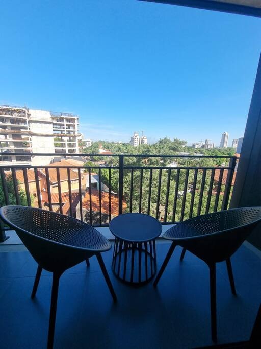 A estrenar a pasos del shopping 13 Meridian Executive Rentals