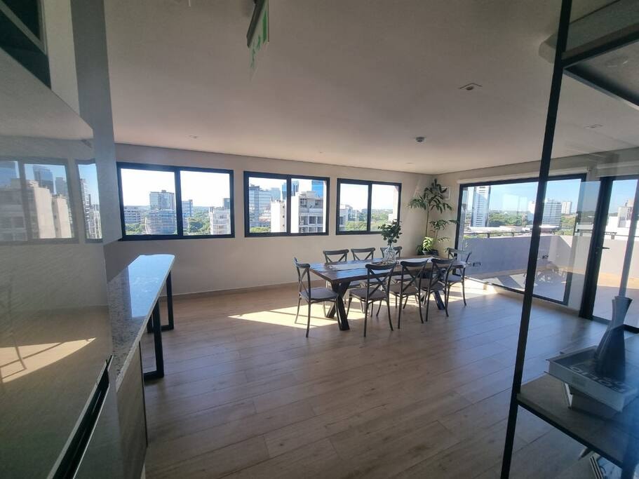 A estrenar a pasos del shopping 14 Meridian Executive Rentals