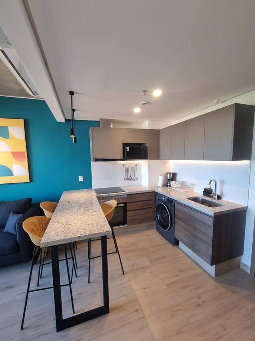 A estrenar a pasos del shopping 16 Meridian Executive Rentals