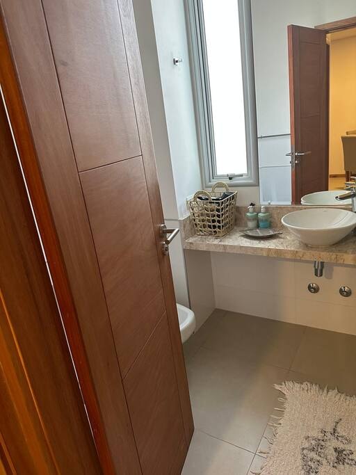  13 Meridian Executive Rentals