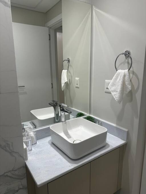  12 Meridian Executive Rentals