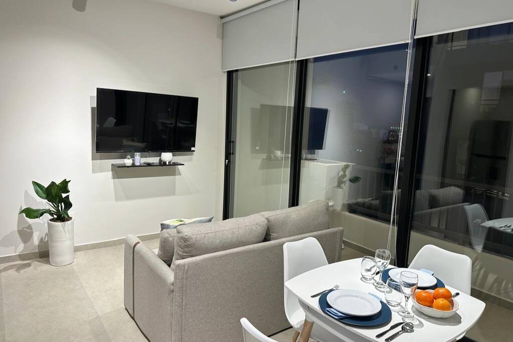  5 Meridian Executive Rentals
