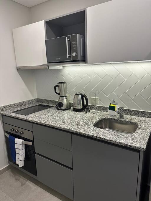  6 Meridian Executive Rentals