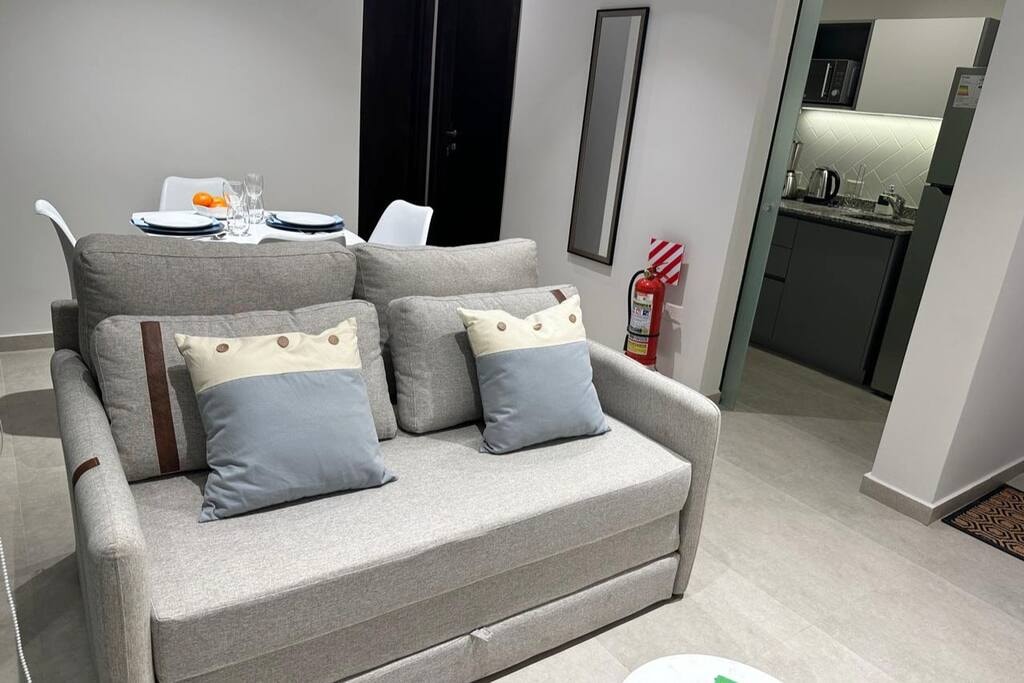  10 Meridian Executive Rentals