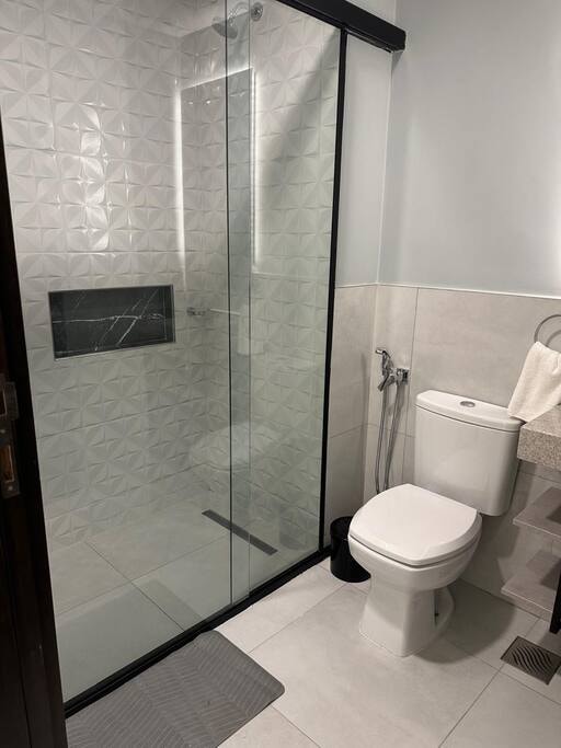  13 Meridian Executive Rentals