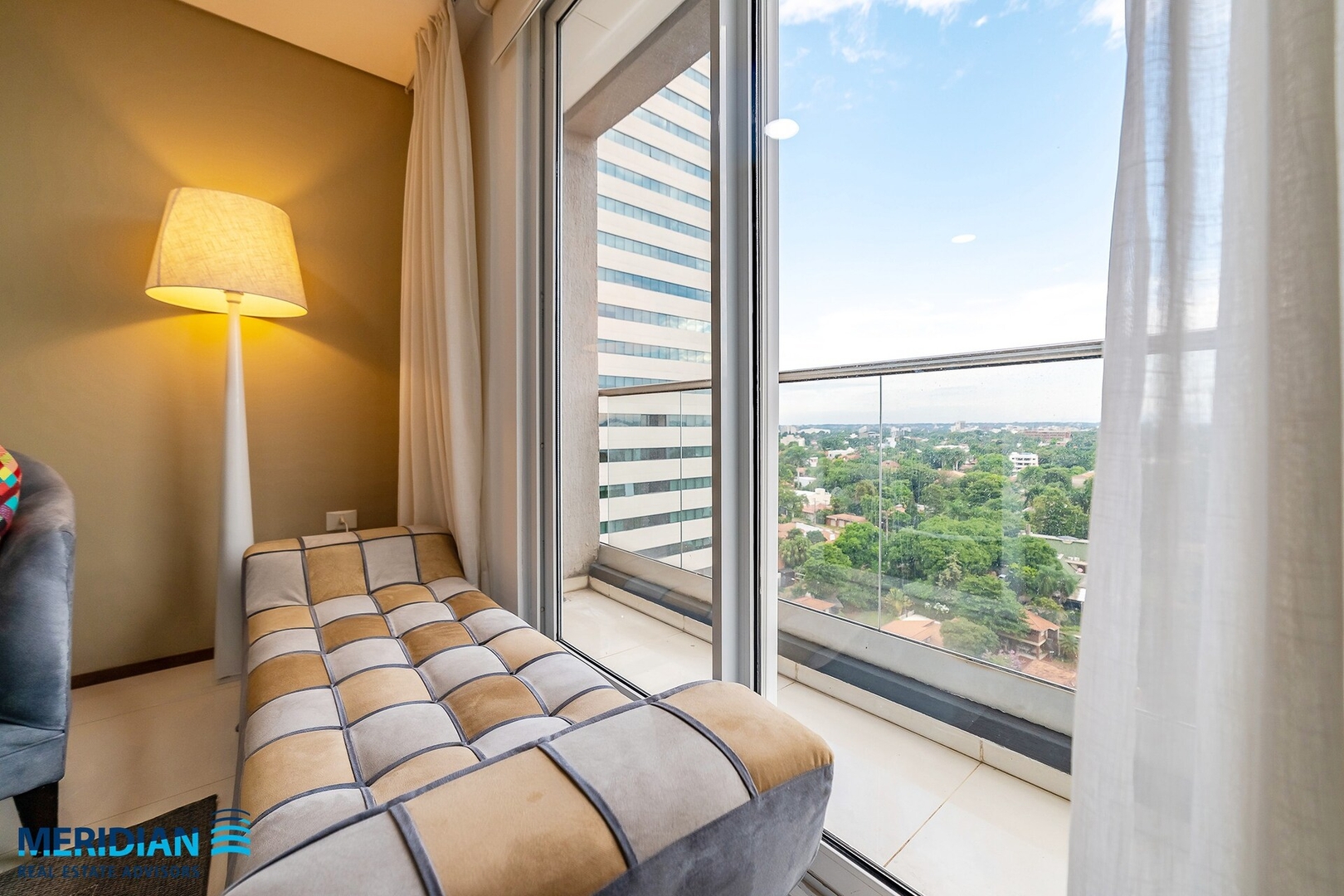 Lujoso departamento a estrenar, zona Shopping! 12 Meridian Executive Rentals