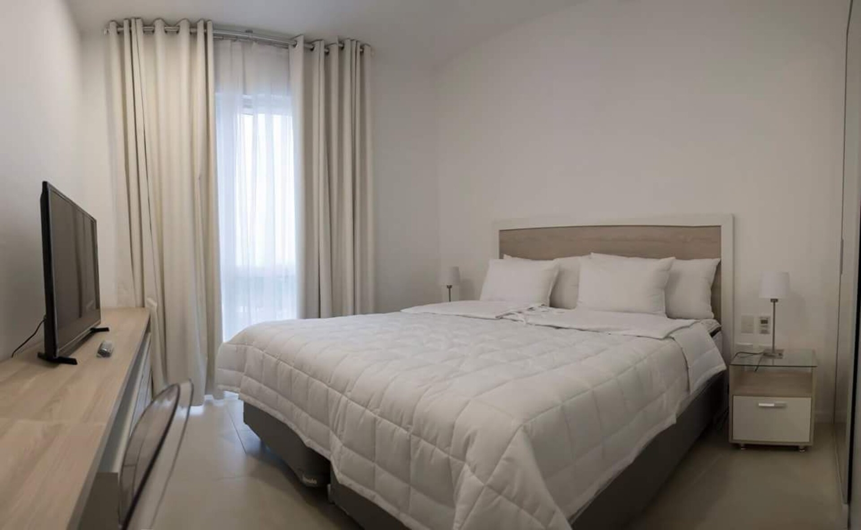 Luxury 2 Bedroom flat at The Tower! 2 Meridian Executive Rentals